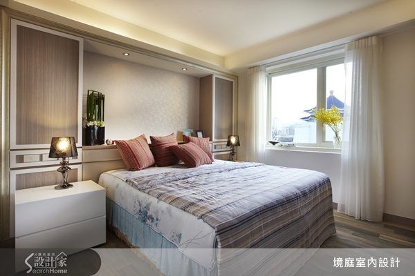 本案擁有絕佳的地理位置，從客廳的窗戶看出去可欣賞美