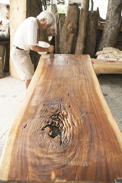 木設計的潮流，不只影響居家風格，也帶動了木傢具的流