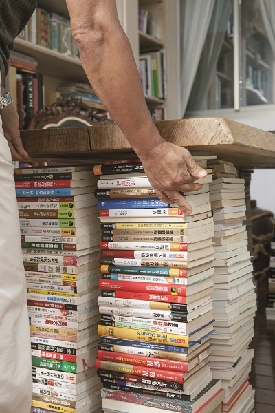 木設計的潮流，不只影響居家風格，也帶動了木傢具的流