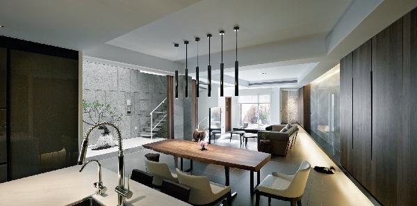 光線就像是空間的維他命，只要注入了光線的空間馬上就