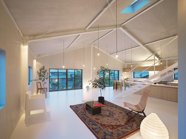 三房兩廳才是標準格局？倉庫也能改造成舒適的居家環境