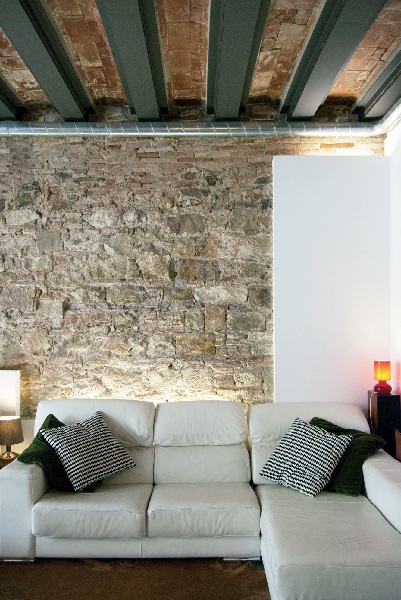 三房兩廳才是標準格局?舊乾洗店也能改造成居家工作室