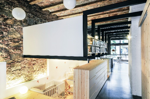 三房兩廳才是標準格局?舊乾洗店也能改造成居家工作室