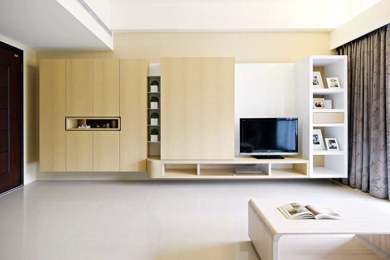 不論是衣櫃、書櫃、浴櫃、鏡櫃，或是客廳電視櫃、雜物