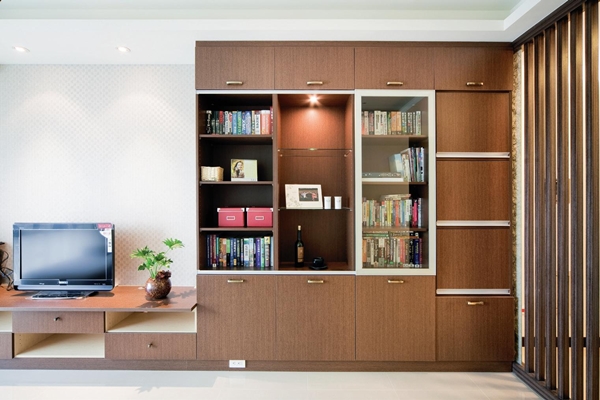 由於市售系統家具品牌琳瑯滿目,很多系統家具商本身也