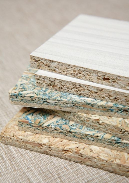 由於市售系統家具品牌琳瑯滿目，很多系統家具商本身也