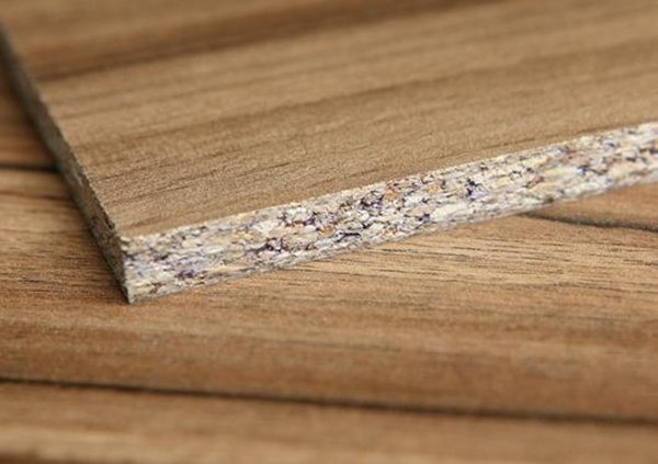 由於市售系統家具品牌琳瑯滿目，很多系統家具商本身也