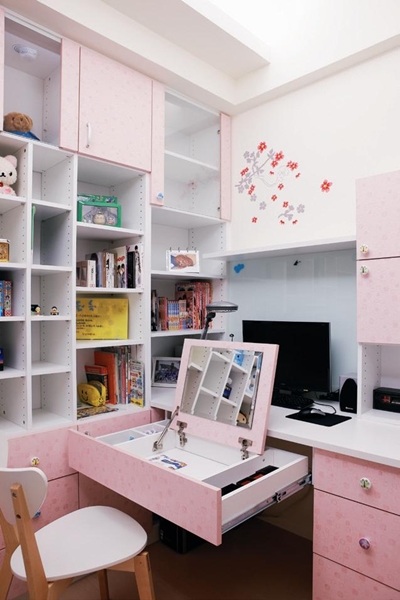 由於市售系統家具品牌琳瑯滿目，很多系統家具商本身也