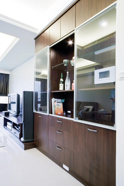 以設計者的觀點來看,系統家具擁有很多特質,例如甲醛