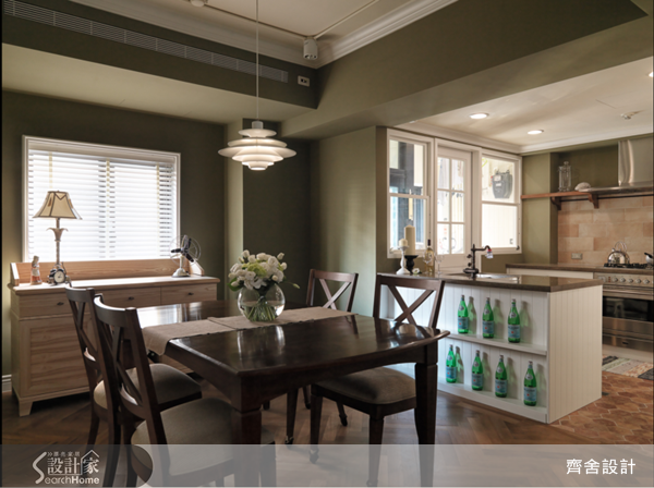 歐美影集裡面時常看到男女主角在吧檯邊愜意對飲紅酒，