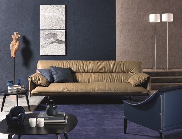 午夜的鐘聲響起,一輛古董標緻汽車的出現將主角蓋爾帶