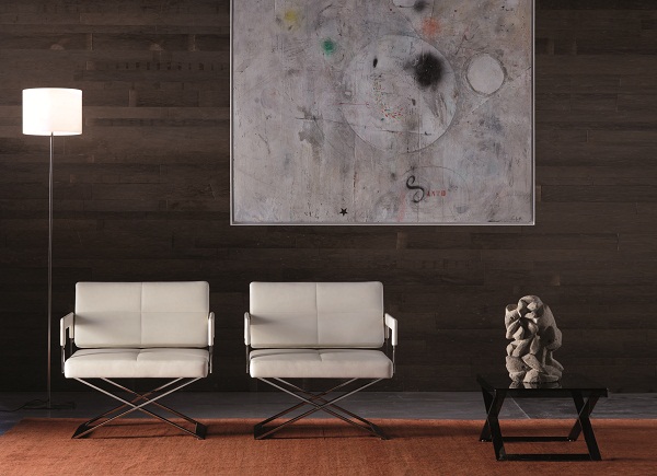 午夜的鐘聲響起,一輛古董標緻汽車的出現將主角蓋爾帶