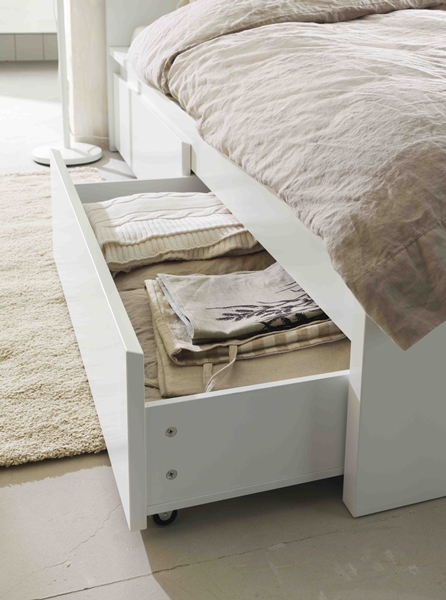 即將進入秋冬換季時節，開始要忙著將春夏的衣物、寢具