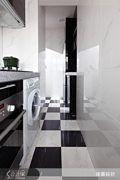 村上春樹把「人生中小而確切的幸福」稱為「小確幸」,