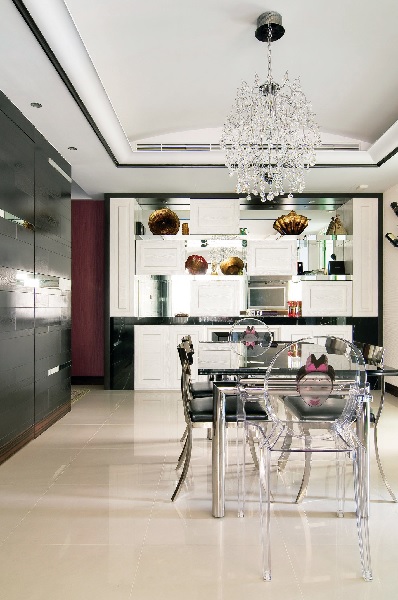 近幾年混搭風也是很流行的趨勢,各式材質藝品的混搭也