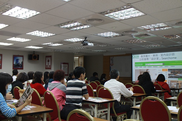 設計家：請問你為什麼想要聽這個講座？
J小姐：因為