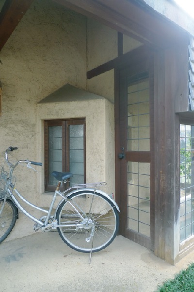 藤森照信作品總是扭轉大眾對建築的印象，也跳脫房子就