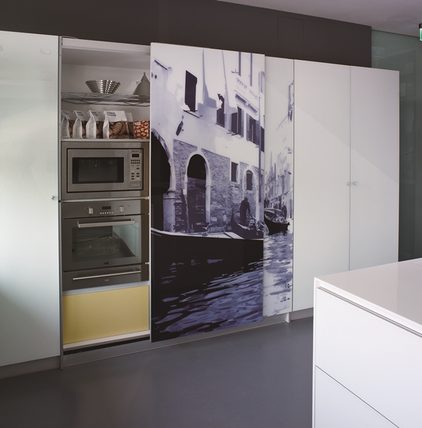 讓每個廚房成為創造幸福的基地，是廚具設計龍頭廠商雅