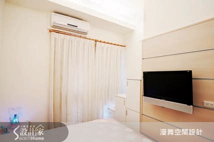 透過設計巧思，讓兩個小坪數空間合而為一，創造出造型