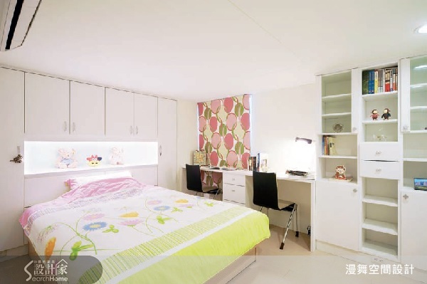 透過設計巧思，讓兩個小坪數空間合而為一，創造出造型