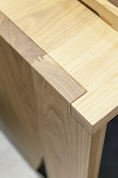 你所認知的家具，是一個擺上遙控器和麵碗的平台，還是