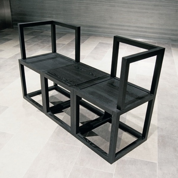 你所認知的家具，是一個擺上遙控器和麵碗的平台，還是