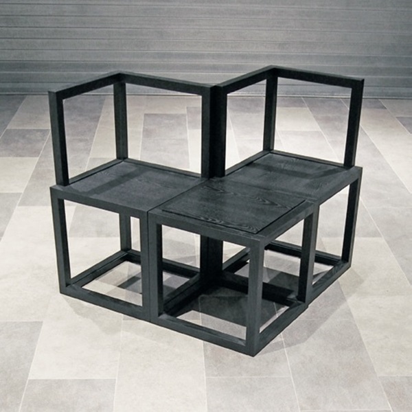 你所認知的家具，是一個擺上遙控器和麵碗的平台，還是