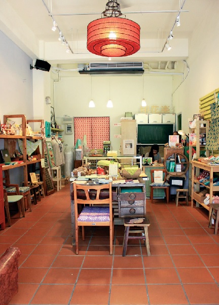 工藝的發展，有的走向純藝術品，工藝家地位提升至藝術