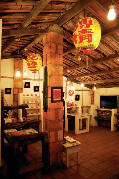 工藝的發展，有的走向純藝術品，工藝家地位提升至藝術