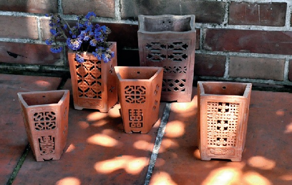 工藝的發展，有的走向純藝術品，工藝家地位提升至藝術