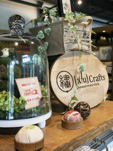 工藝的發展，有的走向純藝術品，工藝家地位提升至藝術