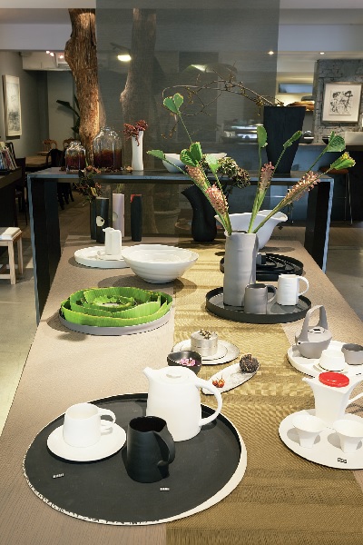 工藝的發展，有的走向純藝術品，工藝家地位提升至藝術