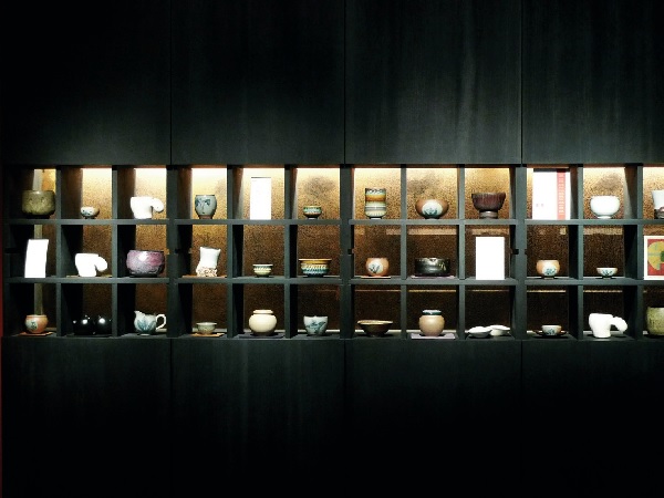 工藝的發展，有的走向純藝術品，工藝家地位提升至藝術