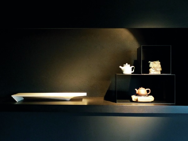 工藝的發展，有的走向純藝術品，工藝家地位提升至藝術