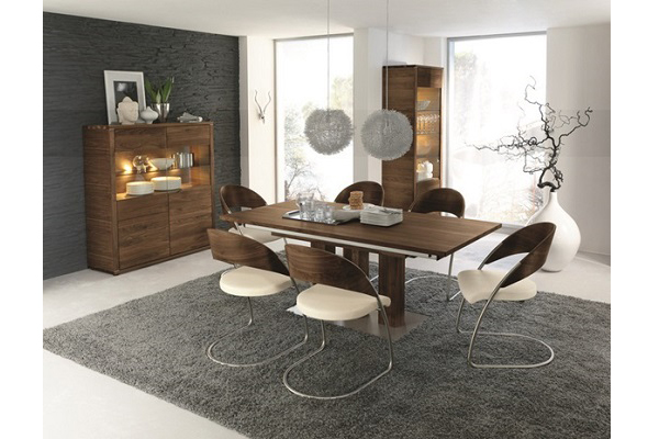 Musterring所生產的家具有3成的手工比例，至少要經過3