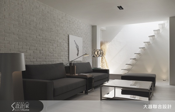 淺色空間向來給人清新通透的舒適感覺，也有放大空間的