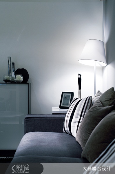 淺色空間向來給人清新通透的舒適感覺，也有放大空間的