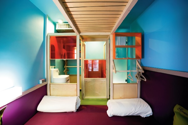 女性有著一股柔情特質，近年來也似乎將這樣的特質揉入