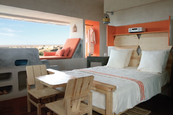 女性有著一股柔情特質，近年來也似乎將這樣的特質揉入