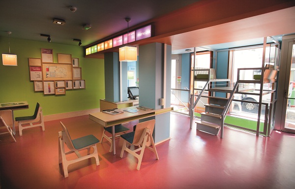 女性有著一股柔情特質，近年來也似乎將這樣的特質揉入