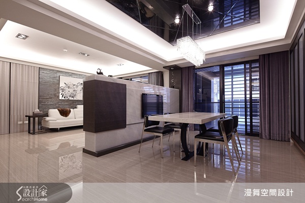 單身的女屋主就是希望回到家能有好心情,因此設計師有