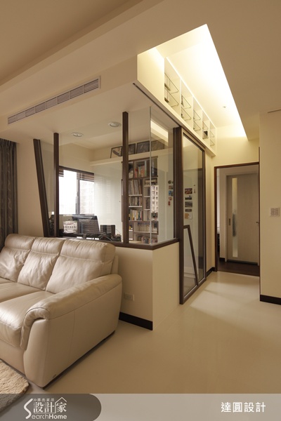 熱愛音樂與旅遊的年輕夫妻，買下位於台北市區的預售屋