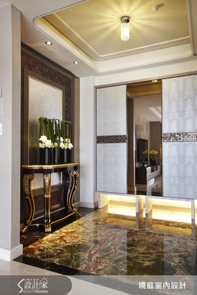 古典風格的尊貴氣度，結合現代極簡時尚，融合出的新古