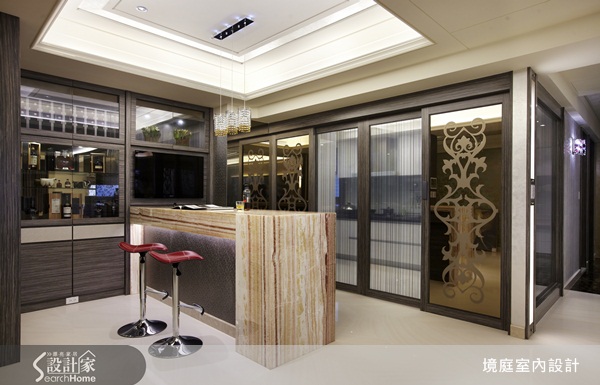 古典風格的尊貴氣度，結合現代極簡時尚，融合出的新古