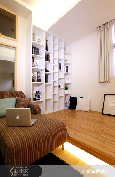 本案只有14坪，挑高3米6的格局，除了要能滿足屋主兩人