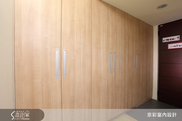 本案只有14坪，挑高3米6的格局，除了要能滿足屋主兩人