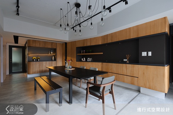 台北市的商業空間,由30坪的老屋改造而成,藉由設計師