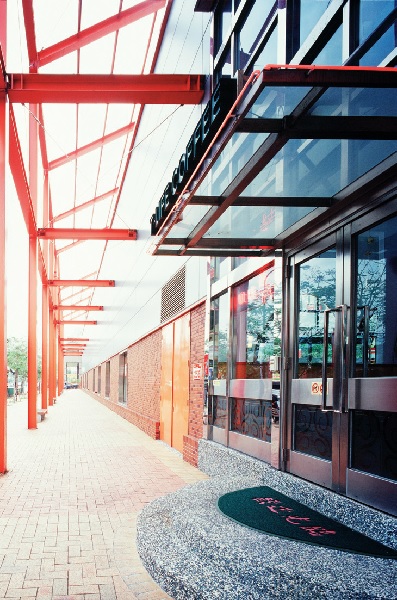 過去,總認為蓋廠辦、蓋商辦應該是男性建築師勝出居多