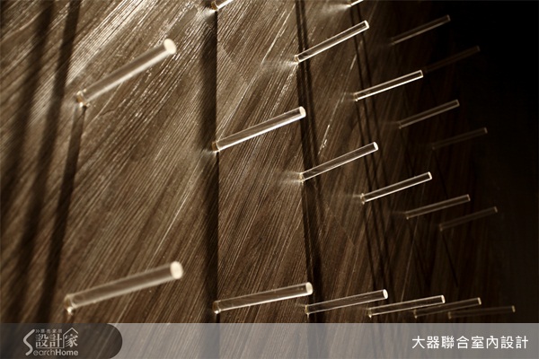 線條可以俐落、可以柔美,但你絕對想像不到它還能夠創