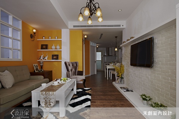 色彩就像是屋子的臉、房子的表情，用得恰當，只要一點